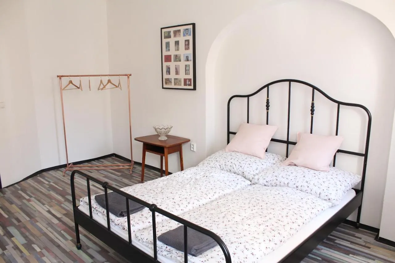 Schrott Bed&Beer Hostel Brno