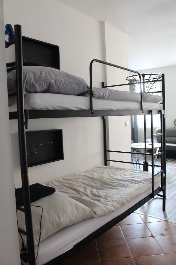 Schrott Bed&Beer Hostel Brno